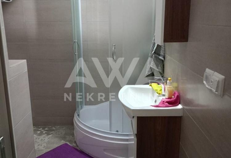 Apatin, Dvojna kuća 72 m2 plac 416 m2