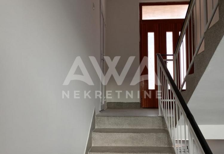 Apatin, Dvojna kuća 72 m2 plac 416 m2