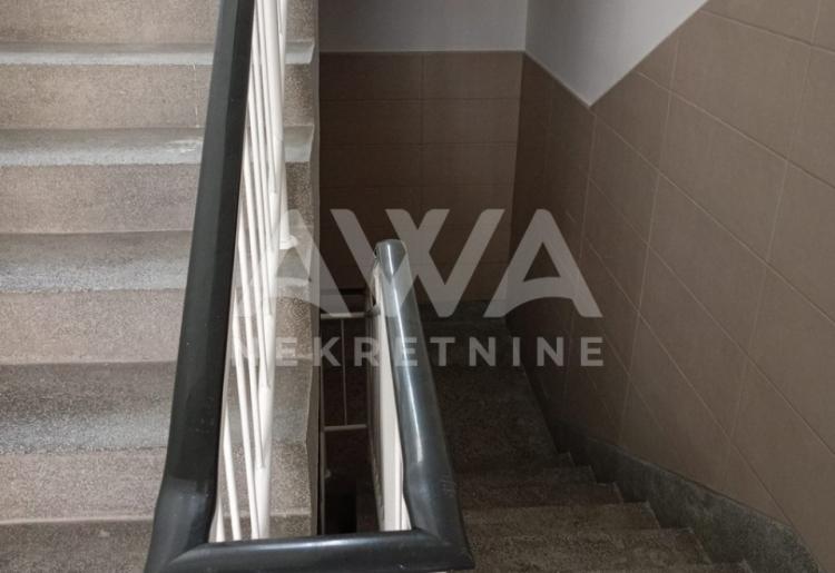 Apatin, Dvojna kuća 72 m2 plac 416 m2