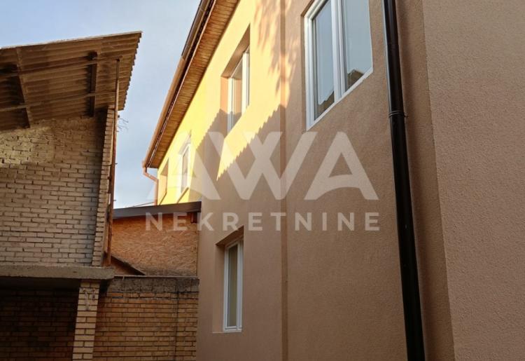 Apatin, Dvojna kuća 72 m2 plac 416 m2