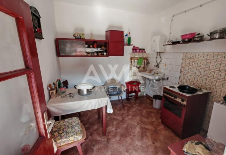 Apatin. Prizemna kuća 161m2, plac 20ar