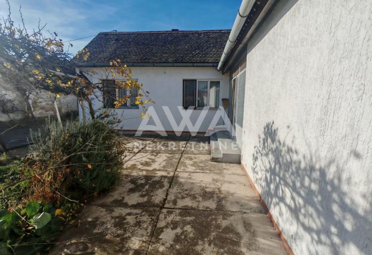 Apatin. Kuća 144m2, plac 5.6ar