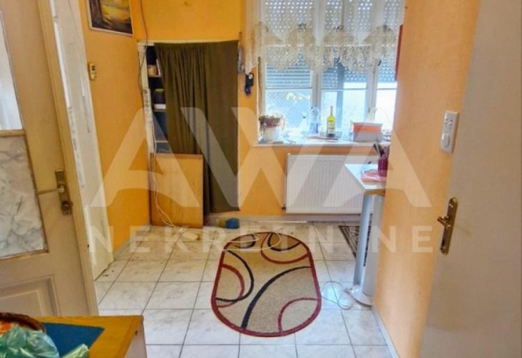 Apatin, Kuća sa lokalom 296m2