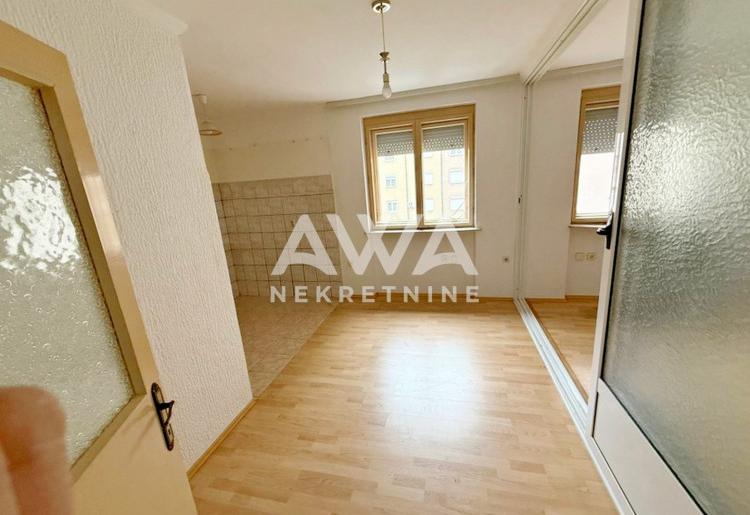 Centar Apatina. Drugi sprat, 64m2