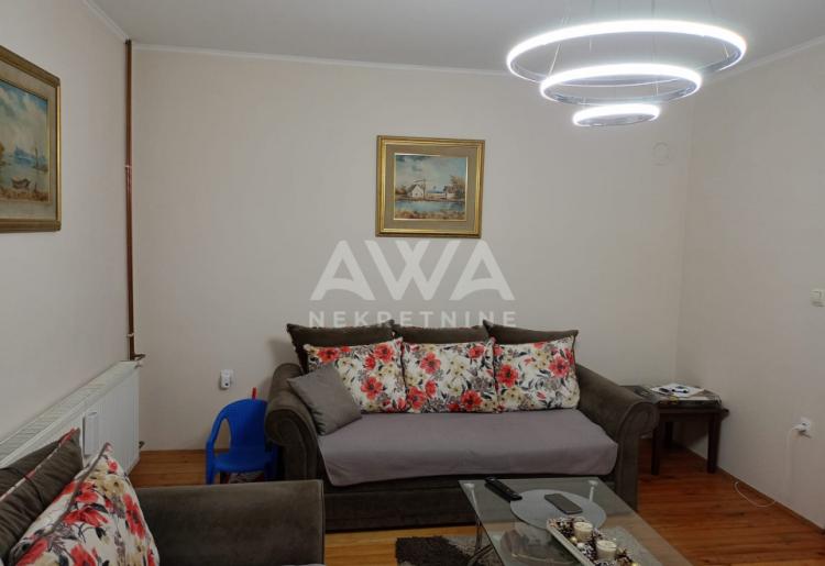 Apatin. Novija, nameštena, spratna kuća, 101m2