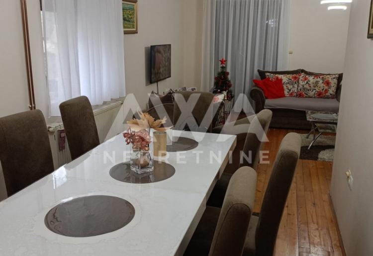 Apatin. Novija, nameštena, spratna kuća, 101m2