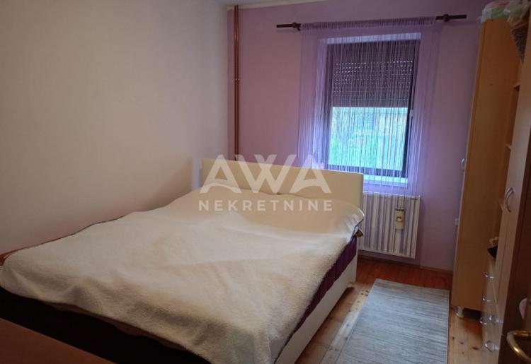 Apatin. Novija, nameštena, spratna kuća, 101m2