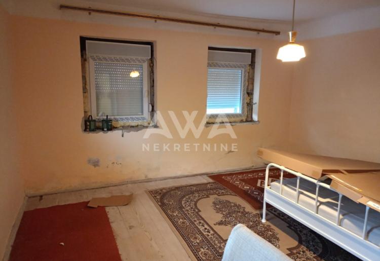 Apatin. Prizemna kuća 75m2, plac 805m2