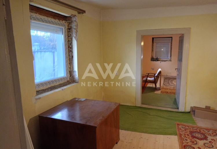 Apatin. Prizemna kuća 75m2, plac 805m2