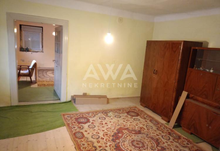 Apatin. Prizemna kuća 75m2, plac 805m2