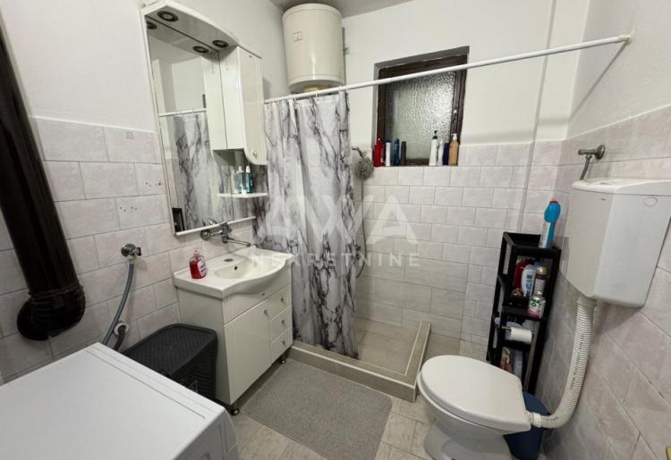 Apatin.  Prizemna, renovirana, nameštena  kuća 85m2, plac 639m2