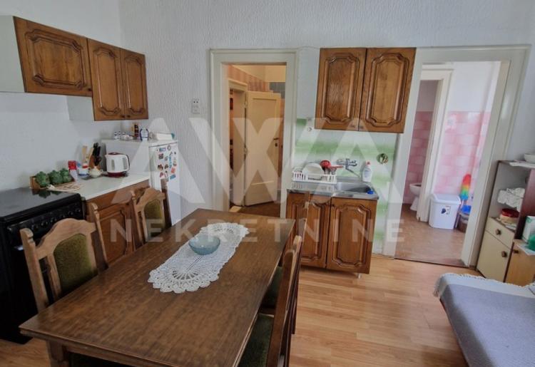 Trosoban Stan u Prigrevici - 76m2