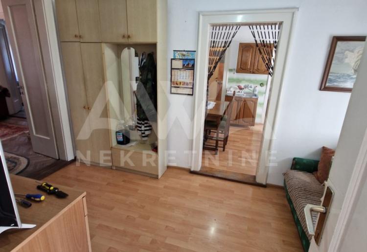 Trosoban Stan u Prigrevici - 76m2