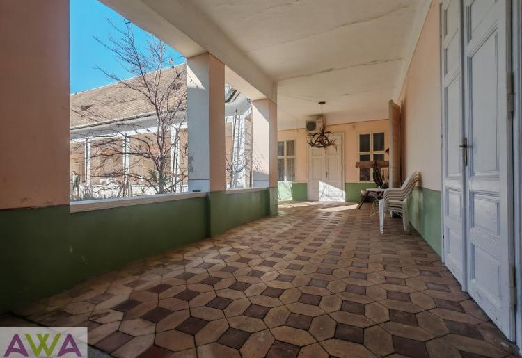 Na prodaju autentična starogradska kuća – centar Apatina