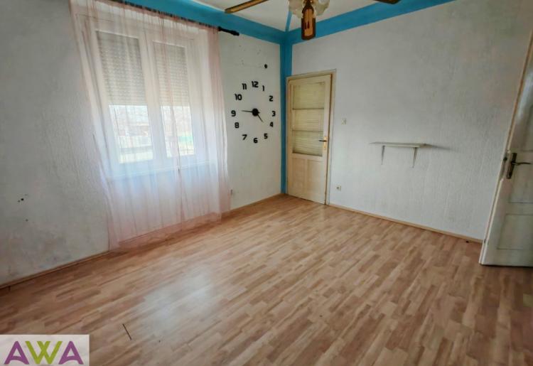 Renoviran dvosoban stan 57m² sa garažom – Apatin