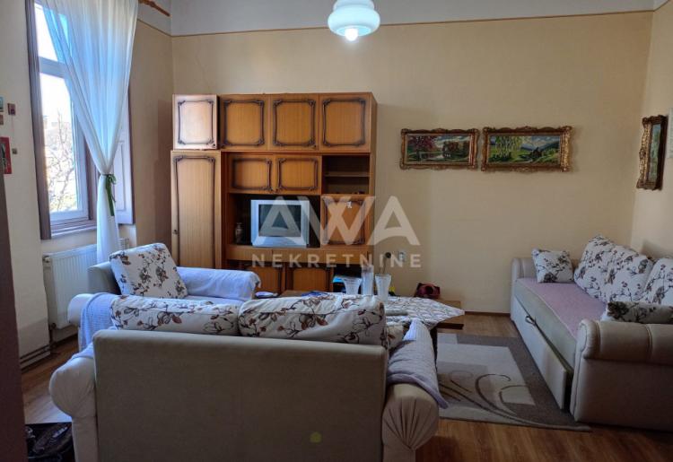 Prigrevica – Prostrana prizemna kuća 301m² na placu 1903m², nameštena