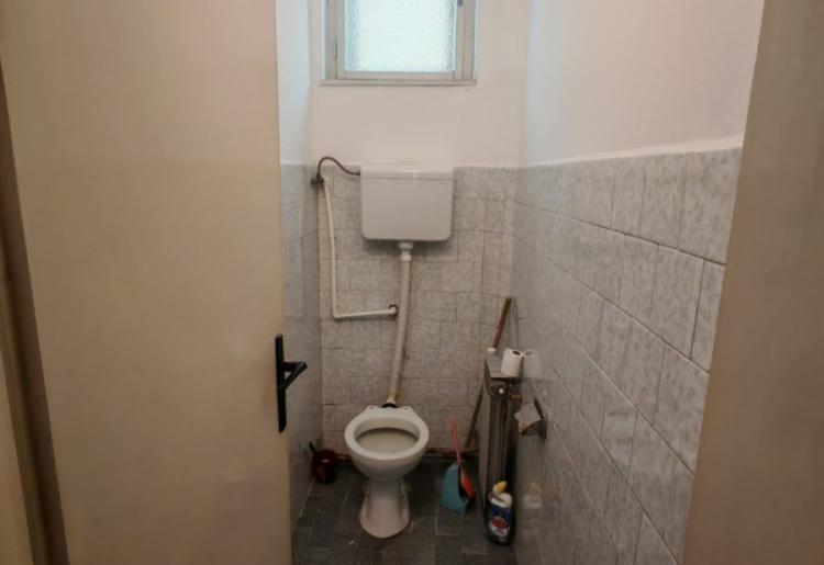 Apatin – Prizemna kuća 163m² u širem centru, mirna ulica, odličan raspored