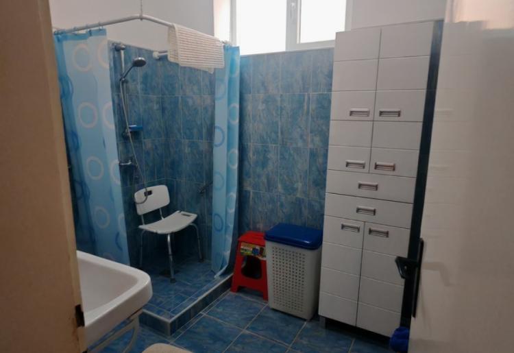 Apatin – Prizemna kuća 163m² u širem centru, mirna ulica, odličan raspored