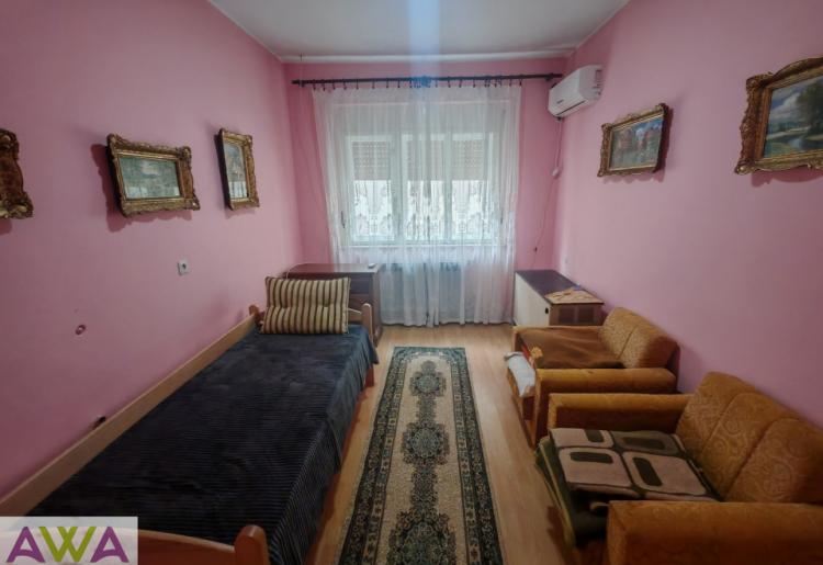 Apatin – Prizemna kuća 163m² u širem centru, mirna ulica, odličan raspored