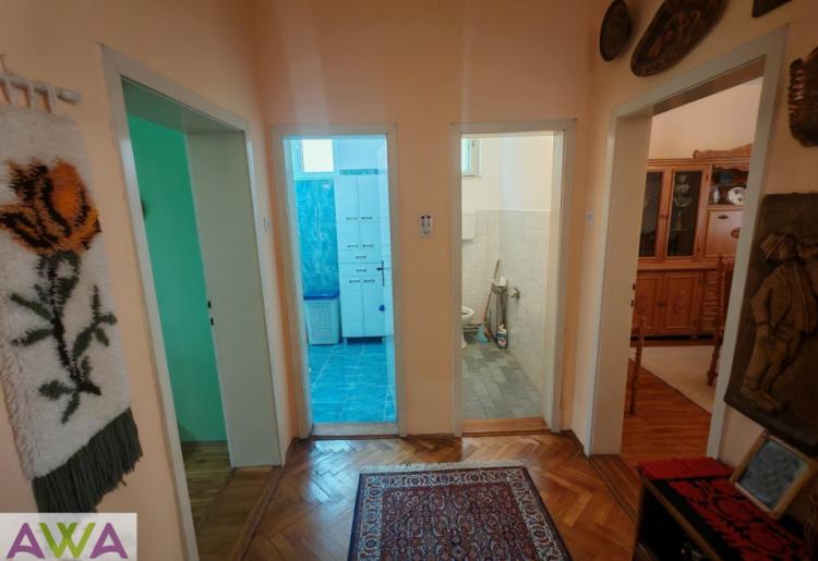 Apatin – Prizemna kuća 163m² u širem centru, mirna ulica, odličan raspored