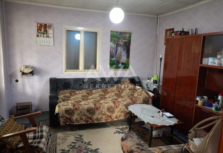 Sonta. Prizemna kuća 109m2, plac 281m2