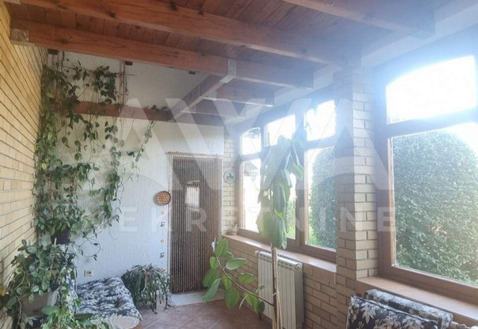 Novija kuća 135m2 na većem placu od 10ar