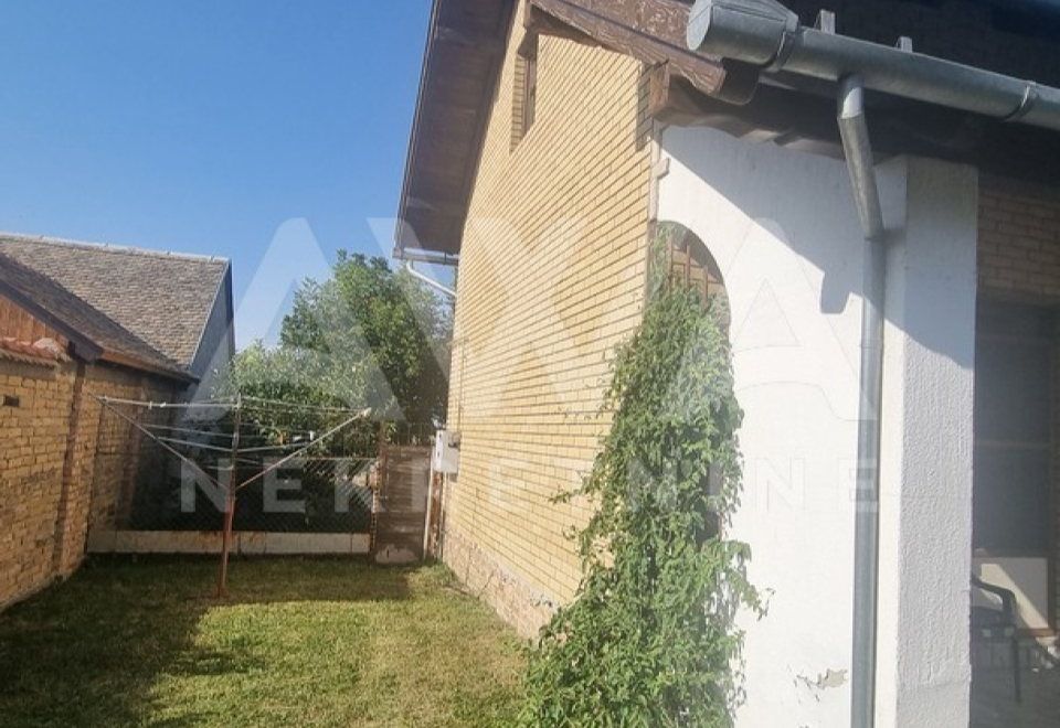 Novija kuća 135m2 na većem placu od 10ar