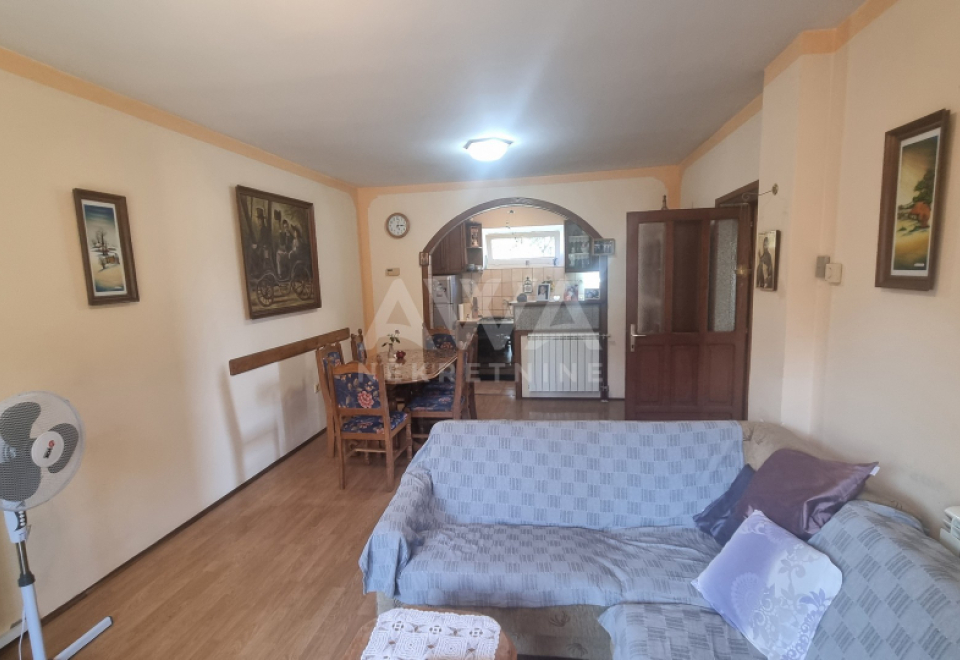 Novija kuća 135m2 na većem placu od 10ar