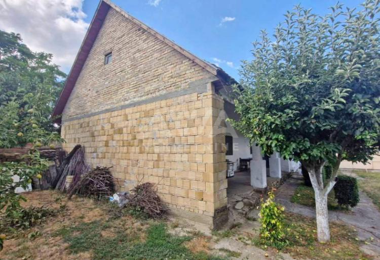 Sonta, Kuća 175 m2, na placu od 705 m2