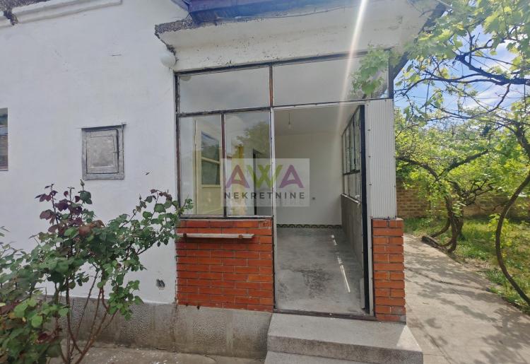 Apatin – Dve kuće po ceni jedne, plac 553m2