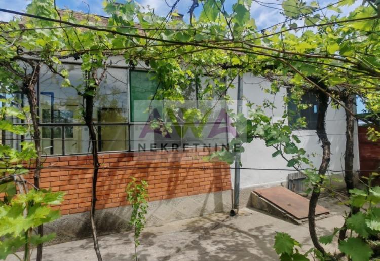 Apatin – Dve kuće po ceni jedne, plac 553m2