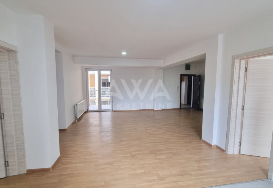 Centar Apatina. Četvorosoban stan, 97m2