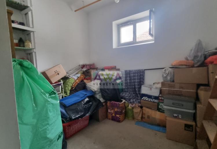Kupusina – Spratna porodična kuća 94m², plac 1.094m²