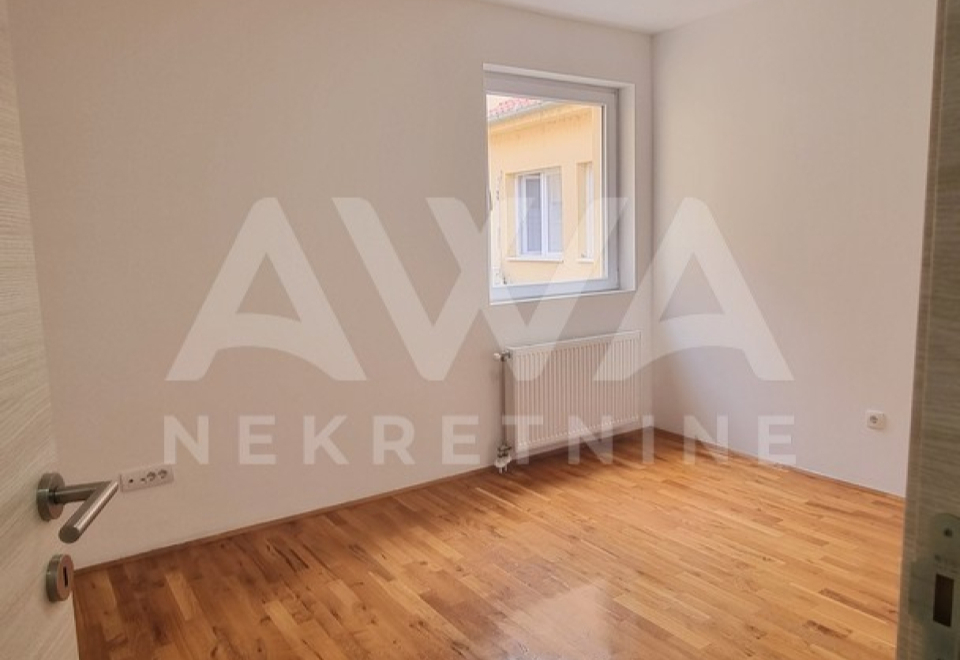 Centar Apatina. Četvorosoban stan, 115m2