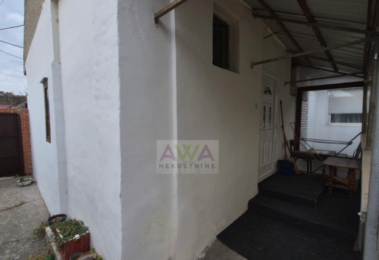 Apatin – dvorišni stan 55 m² u blizini centra – 27.000 €