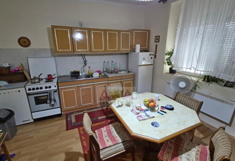 Apatin – dvorišni stan 55 m² u blizini centra – 27.000 €