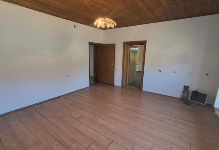 APATIN – USELJIVA KUĆA + ZAPOČETA NOVA KUĆA | 65.000 €