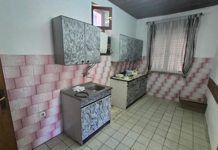 APATIN – USELJIVA KUĆA + ZAPOČETA NOVA KUĆA 