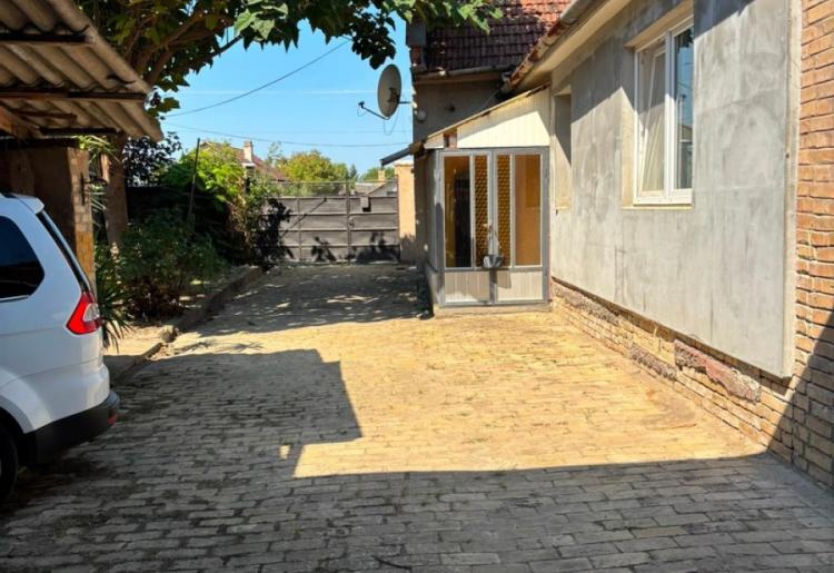 Kupusina – porodična kuća sa velikim placem od 2.089 m²