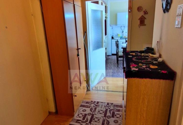 Apatin, Blok 112 – dvosoban stan 58 m² na prvom spratu