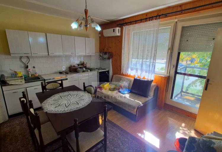 Apatin, Blok 112 – dvosoban stan 58 m² na prvom spratu