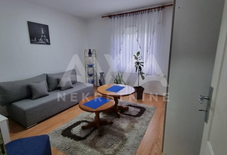 Nova kuća 220m2 sa velikim placem 20.50ar.