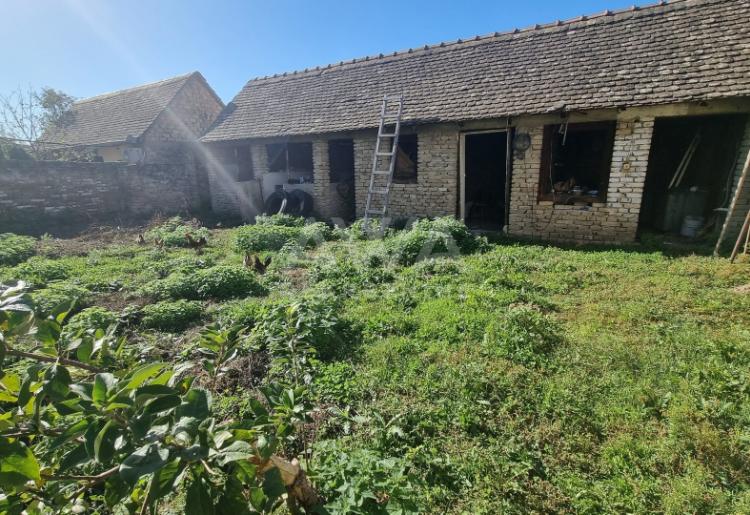 Apatin – porodična kuća 147m² na uglu dve ulice