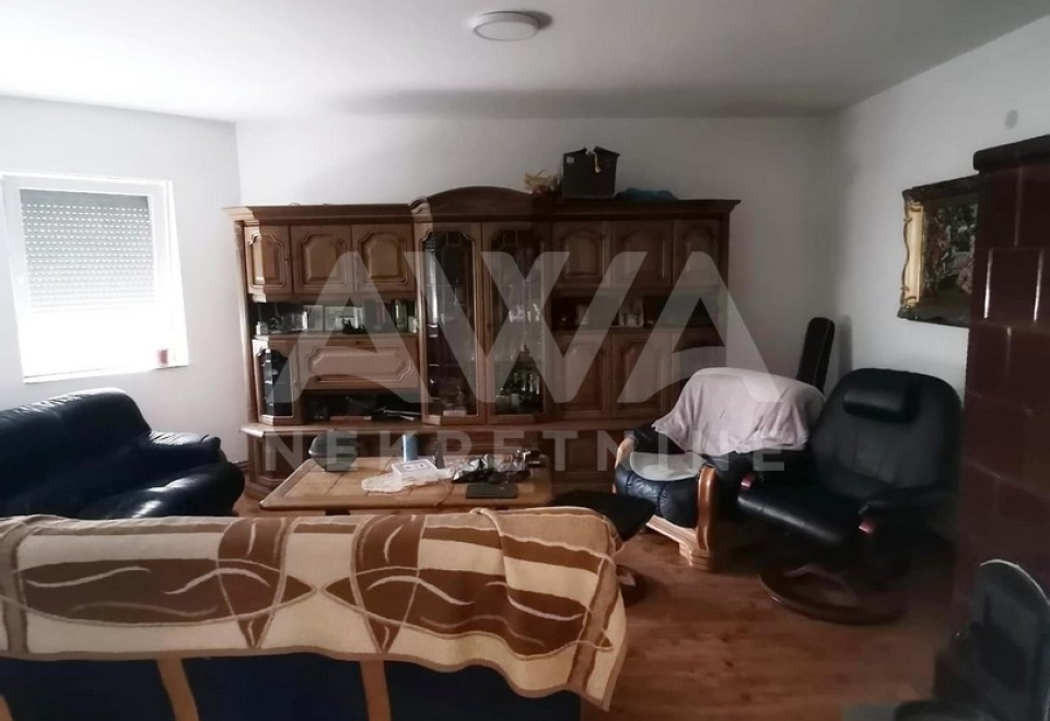 Kuća, na 3 etaže, 190m2 u osnovi