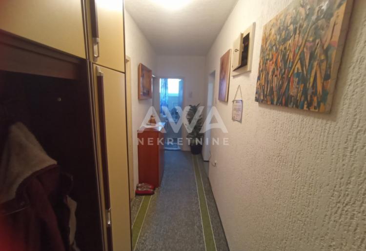 Centar Apatina, 77m2, I sprat