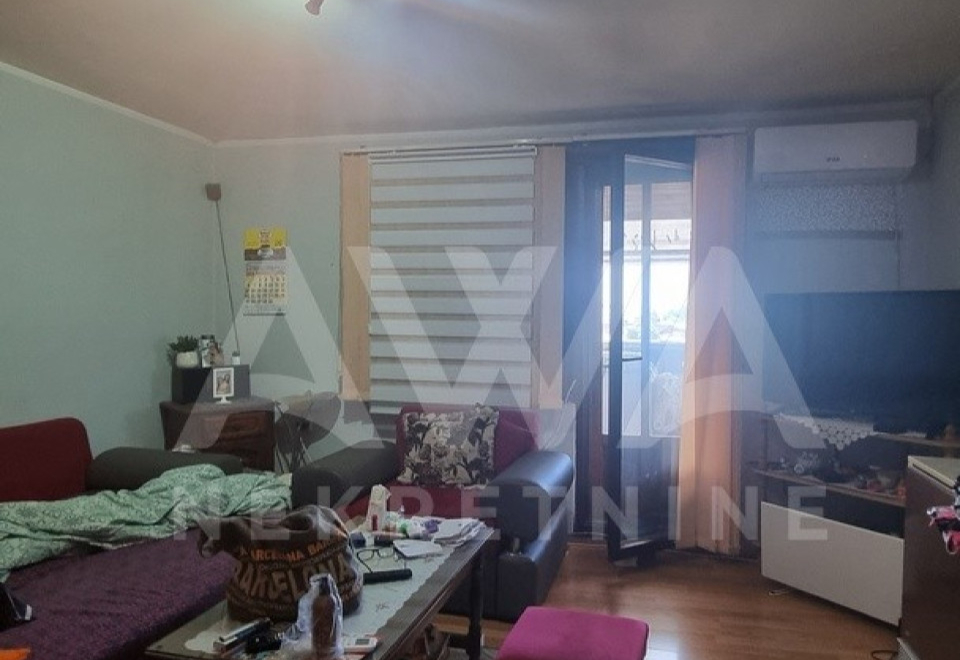 Dvoiposoban 64m2, peti sprat
