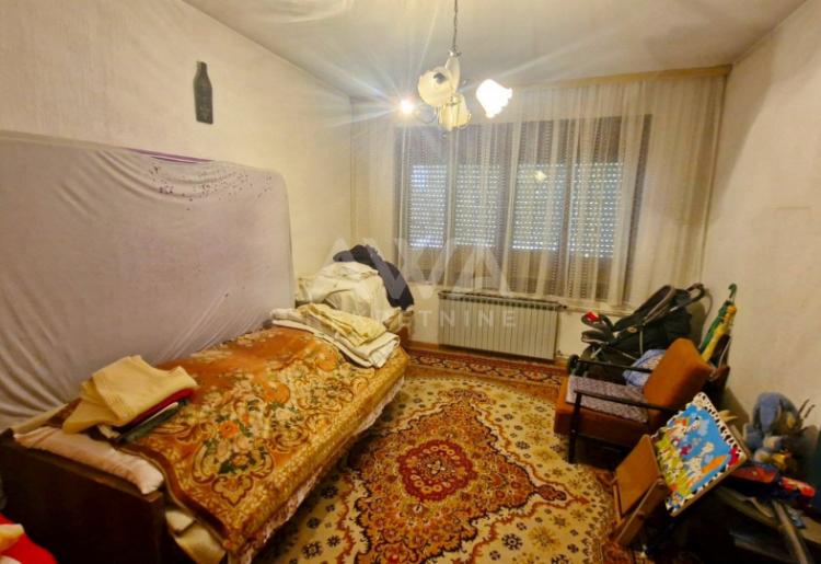 Apatin, Kuća spratnica 236 m2, plac 443 m2