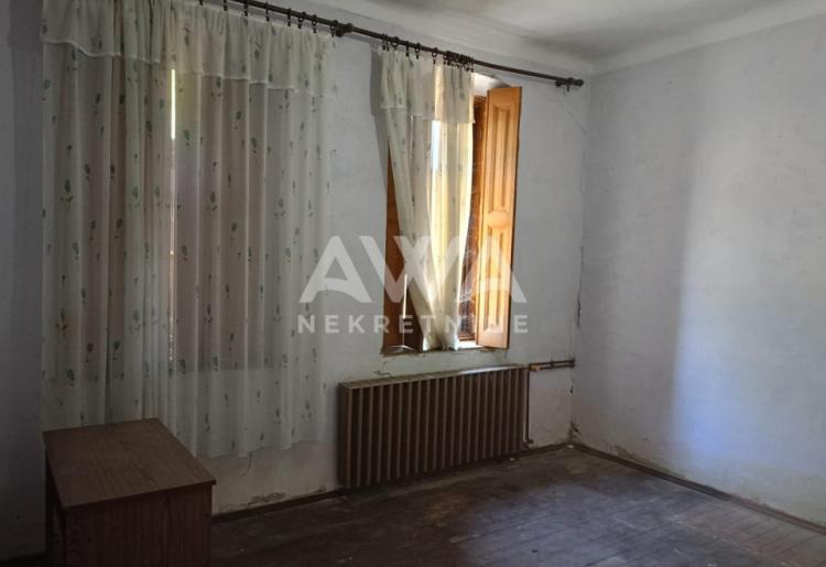 Starogradska kuća 153m2, plac 22ar