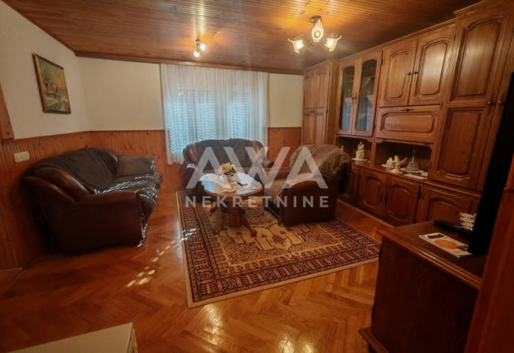 Sonta. Prizemna, renovirana, nameštena 126m2, plac 12ar