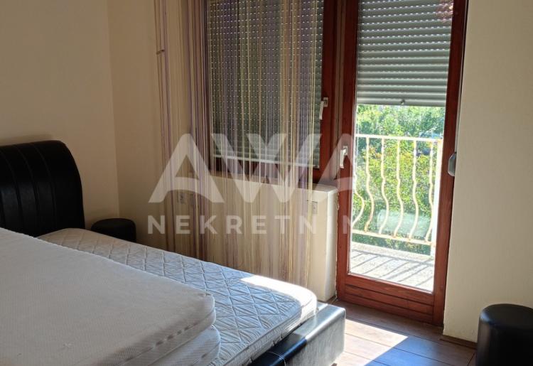 Apatin, Kuća spratnica 87 m2, plac 442 m2